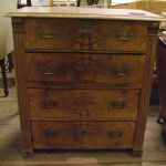 373 2302 CHEST OF DRAWERS